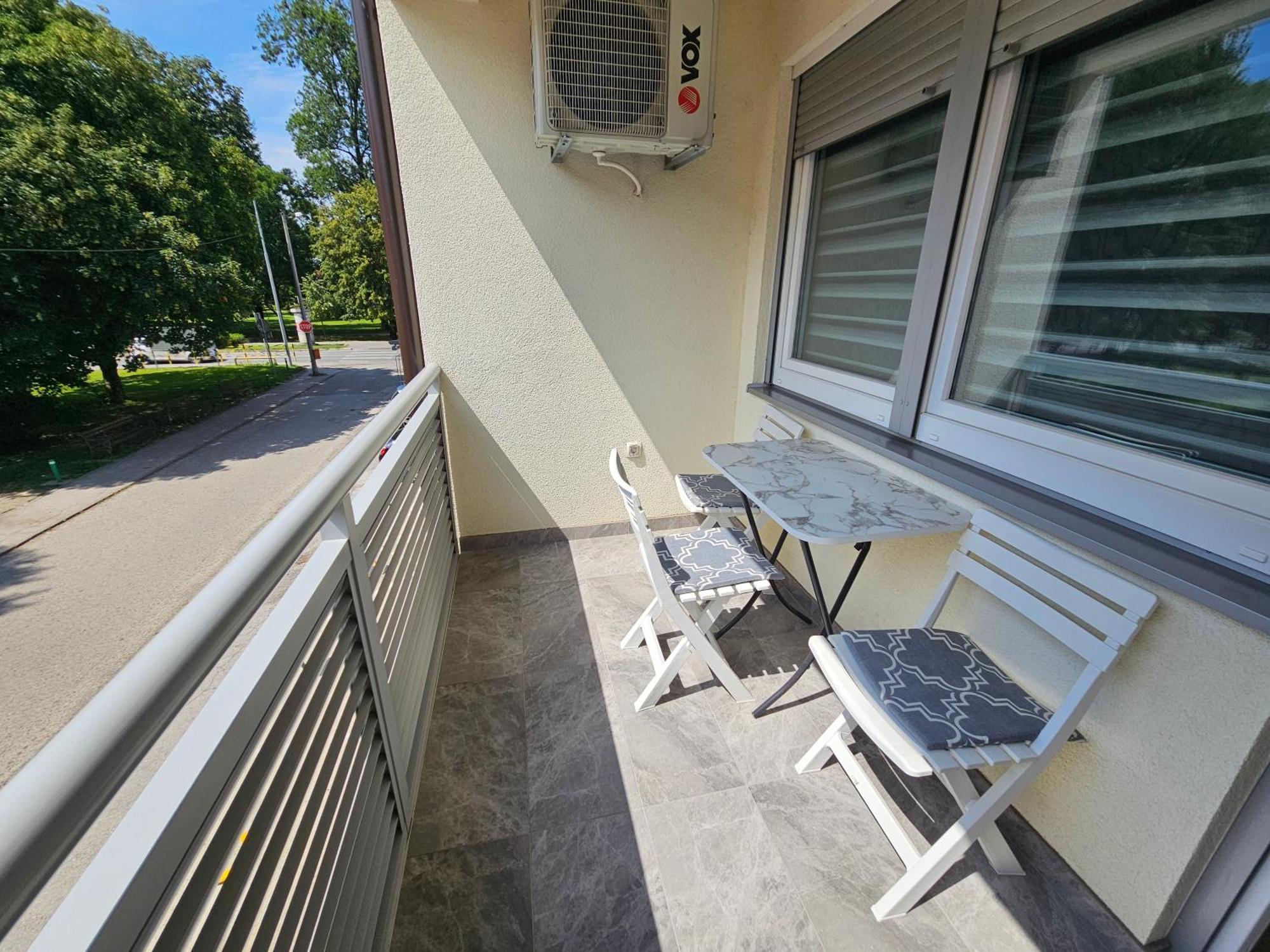 Stan Na Dan Mici Apartment Brčko Exterior foto
