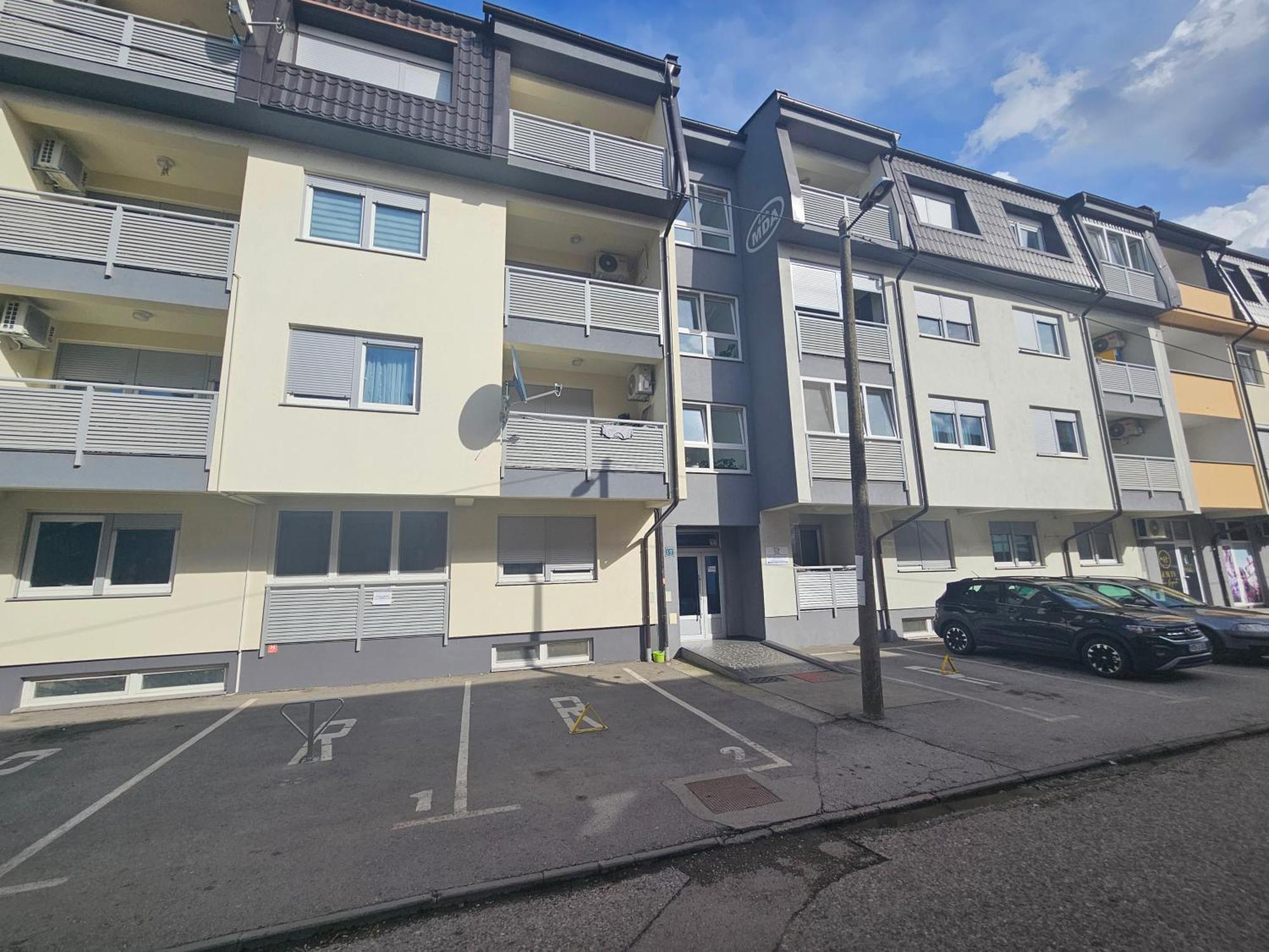 Stan Na Dan Mici Apartment Brčko Exterior foto